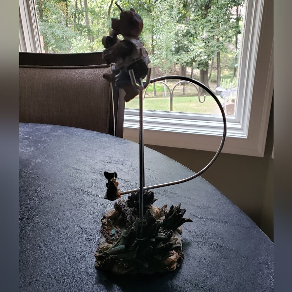 Pendulum Fishing Bear - Picture 4 of 11